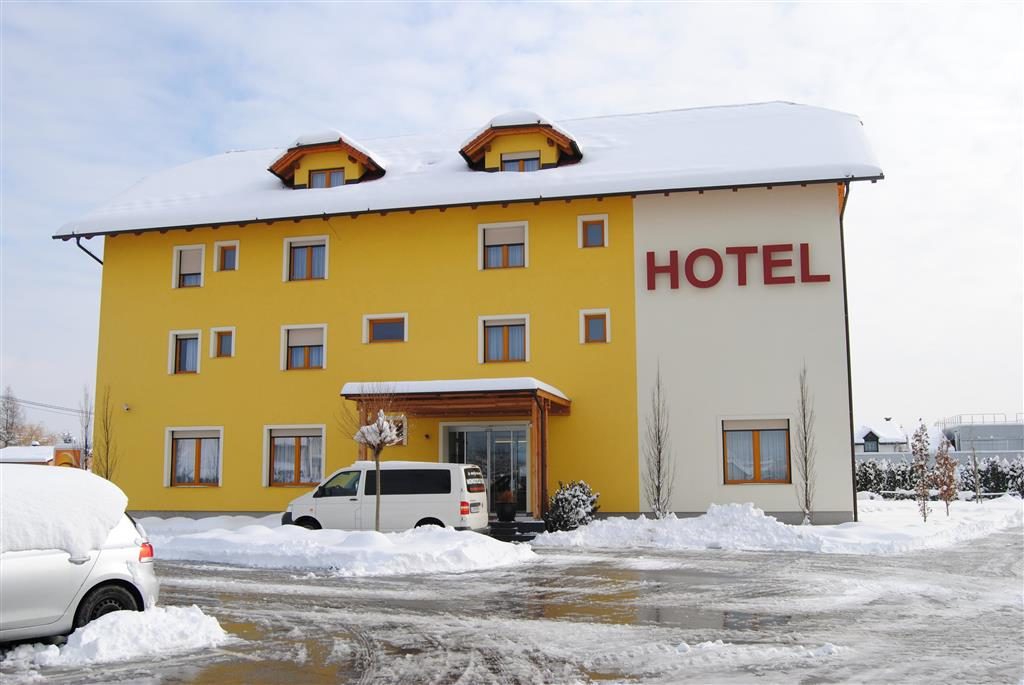 33-12515-Slovinsko-Mariborsko-Pohorje-Hotel-Bau-96969